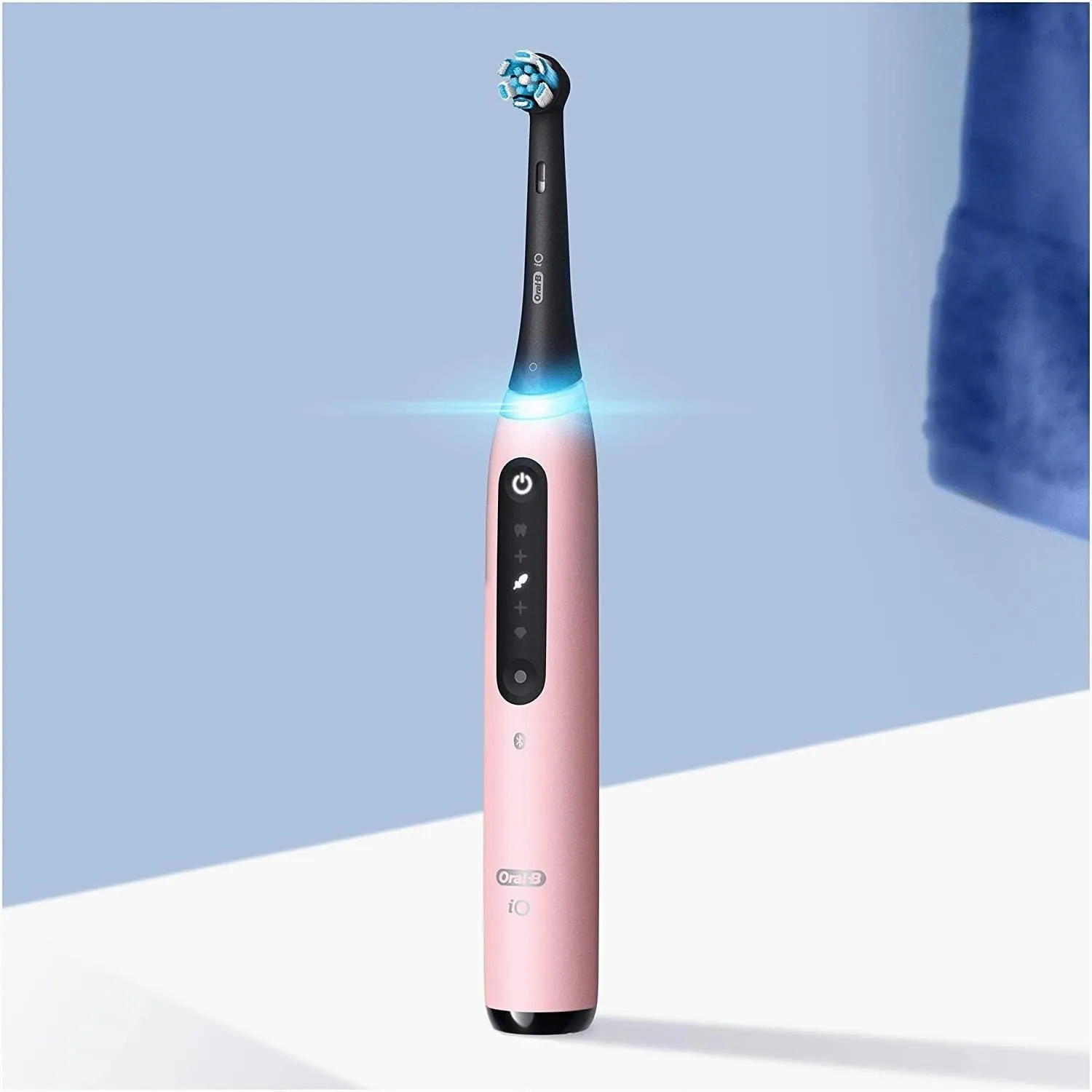 Электрическая зубная щетка Oral-B iO Series 5N нежно-розового цвета
