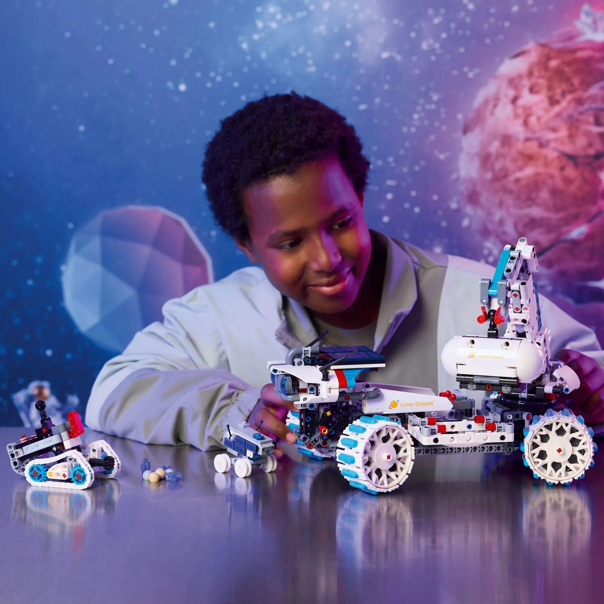 Конструктор LEGO Technic 42211 Космический марсоход Lunar Outpost