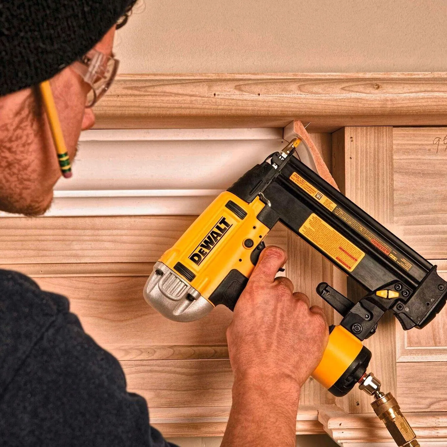 Пневматический гвоздезабиватель/степлер 2-в-1 DeWalt DPSB2IN1