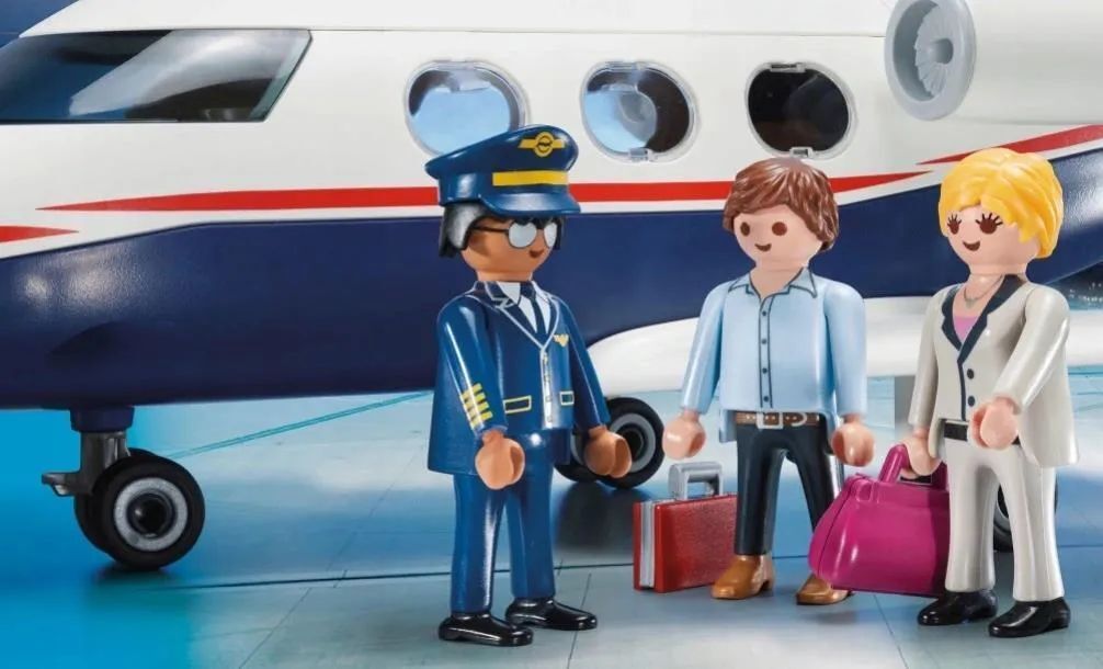 Игровой набор Playmobil 70533 Чартерный самолет с фигурками