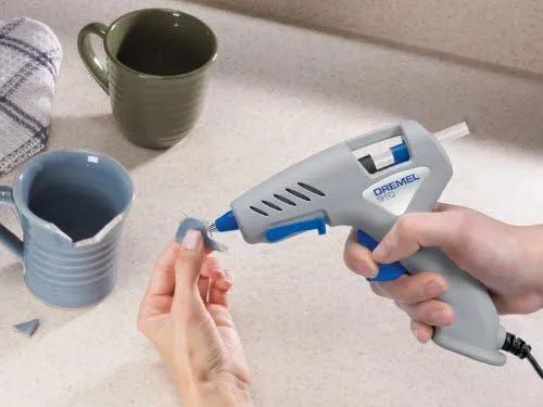 Клеевой пистолет Dremel 910 (910-3), стержни 7мм, F0130910JA