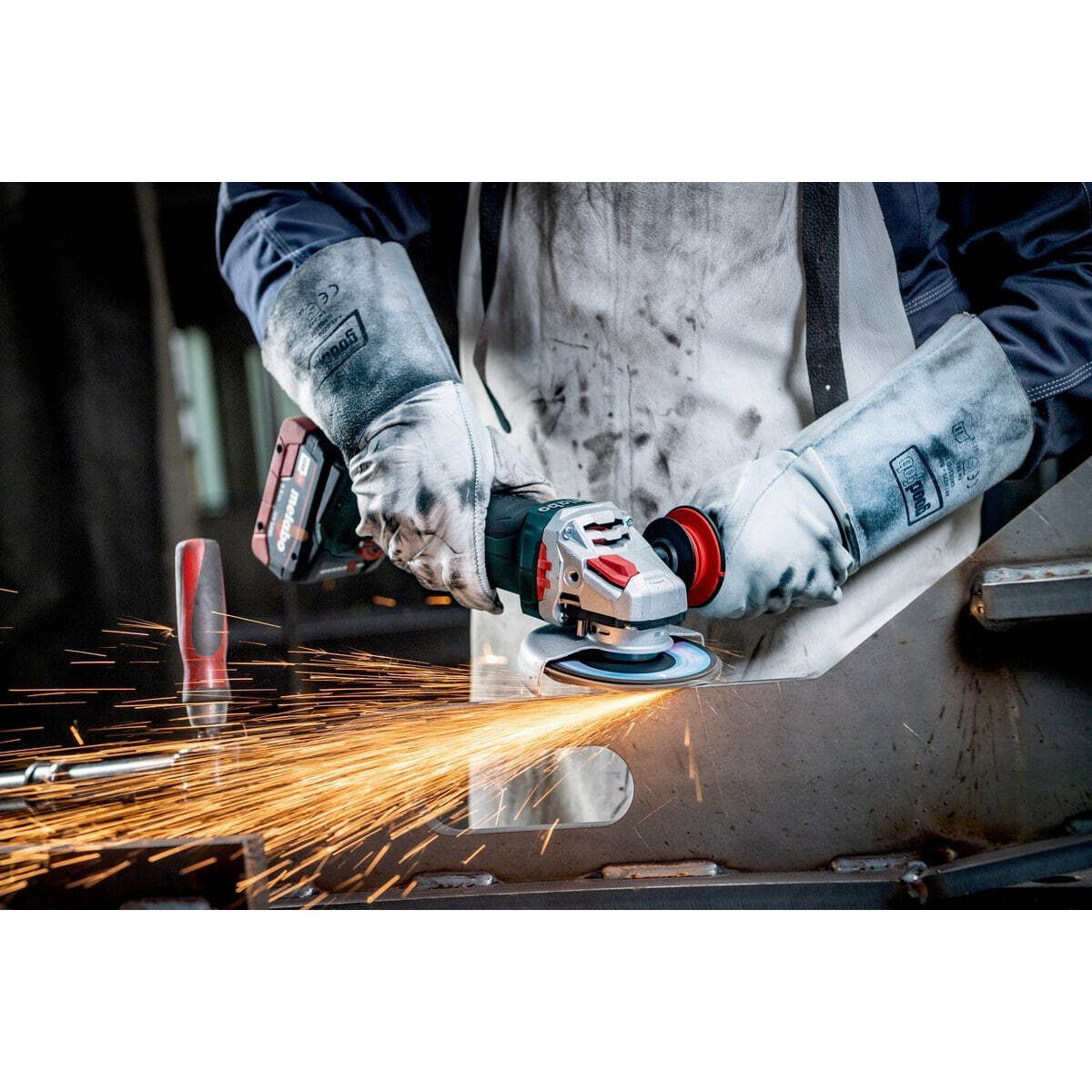 Угловая шлифмашина аккумуляторная Metabo WVB 18 LTX BL 15-125 Quick 601731840 без акб и ЗУ
