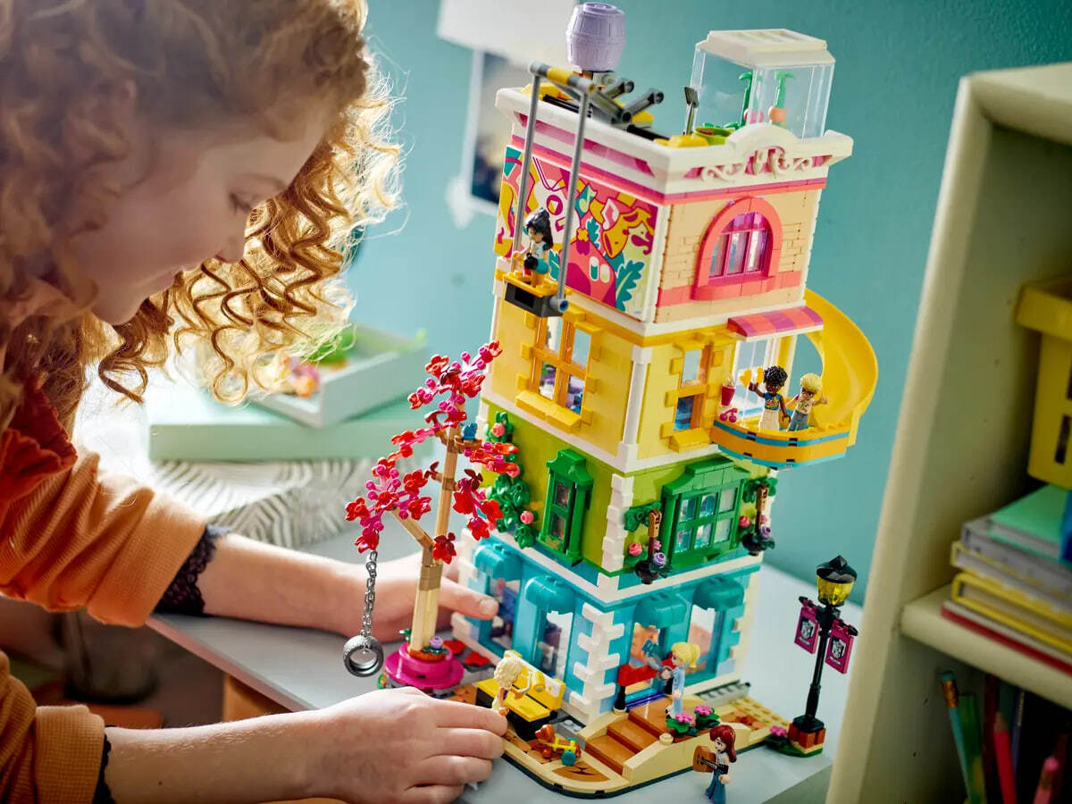 LEGO Friends 41748 Общественный центр Хартлейк-Сити