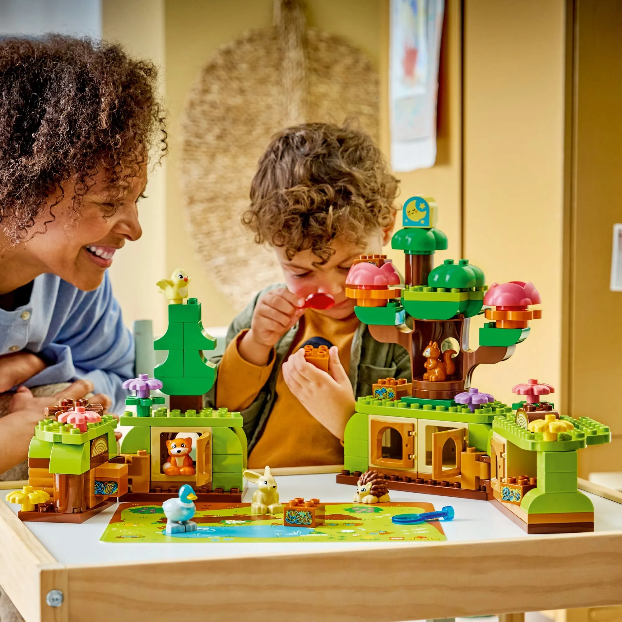 Конструктор LEGO DUPLO 10480 Лес исследователей с дикими животными