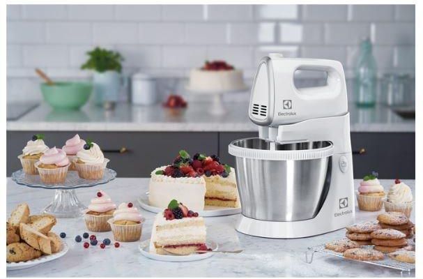 Миксер с чашей Electrolux Love Your Day ESM3300