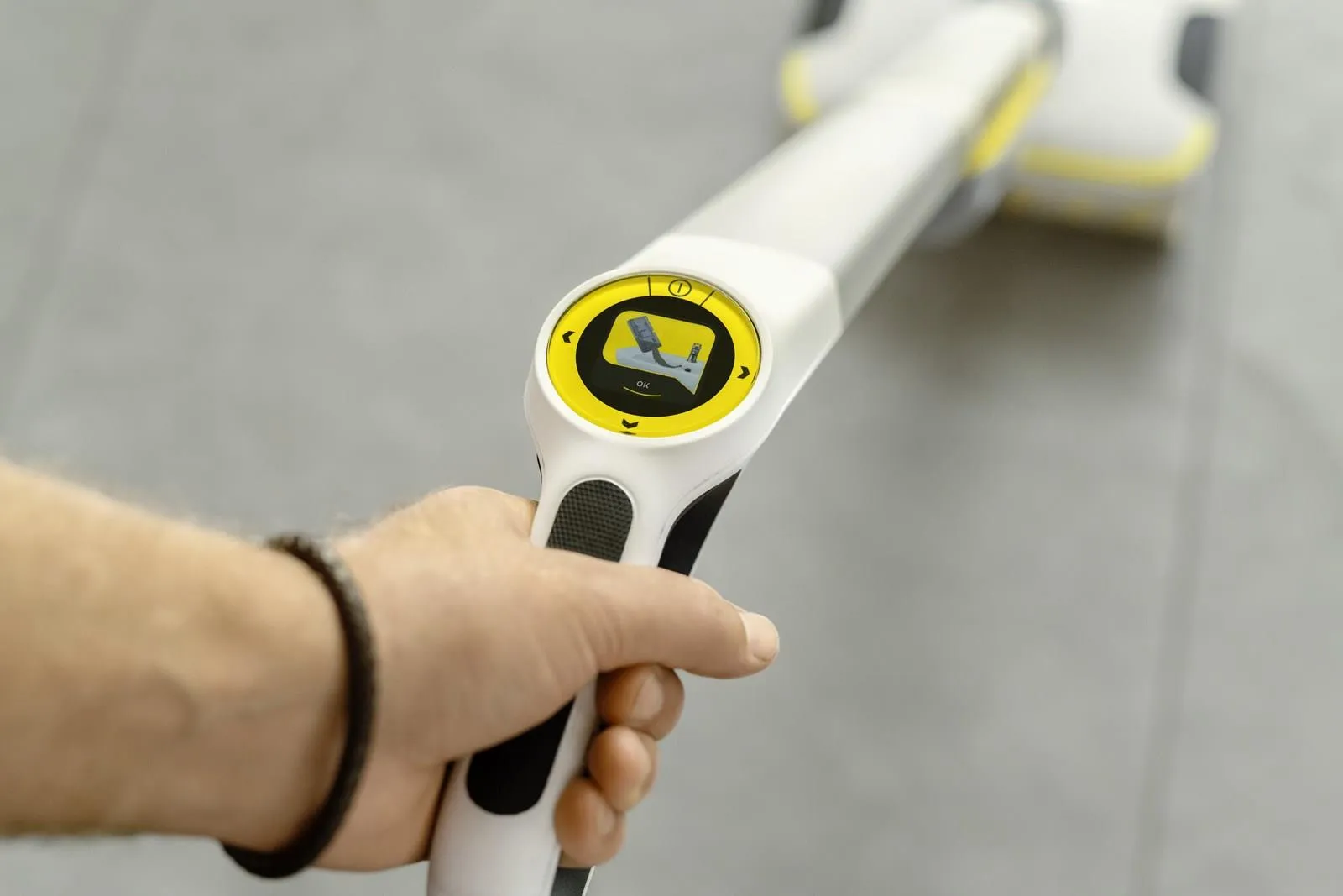 Электрическая швабра KARCHER FC 8 Smart Signature Line 1.055-711.0