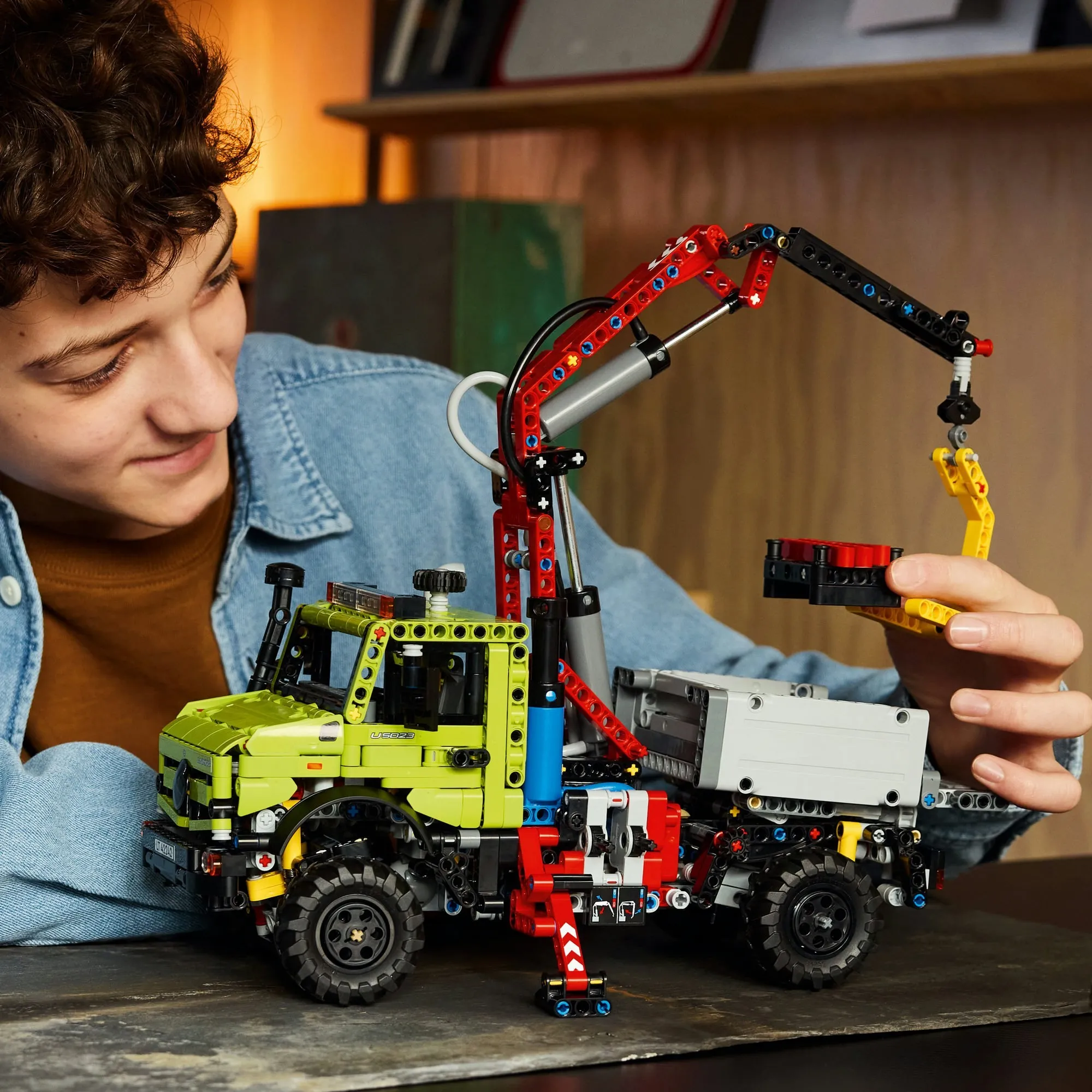 Конструктор LEGO Technic 42242 Mercedes-Benz Unimog U 5023 с краном