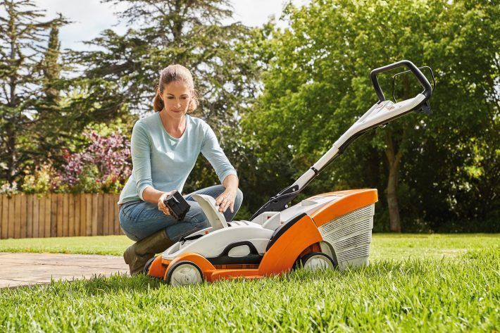 Аккумуляторная газонокосилка Stihl Rma 339 63200111415