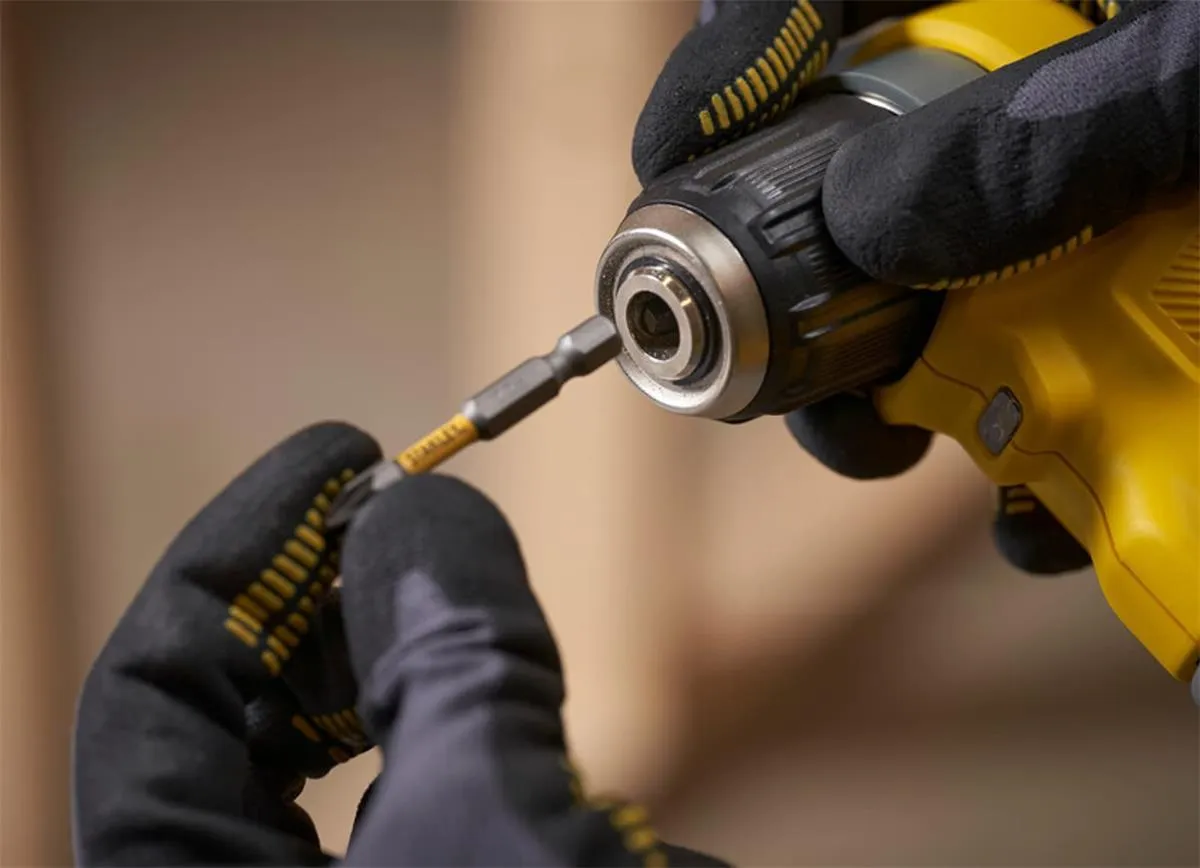 Аккумуляторная угловая дрель Stanley FATMAX V20 SFMCD750B 18 В, без АКБ и ЗУ