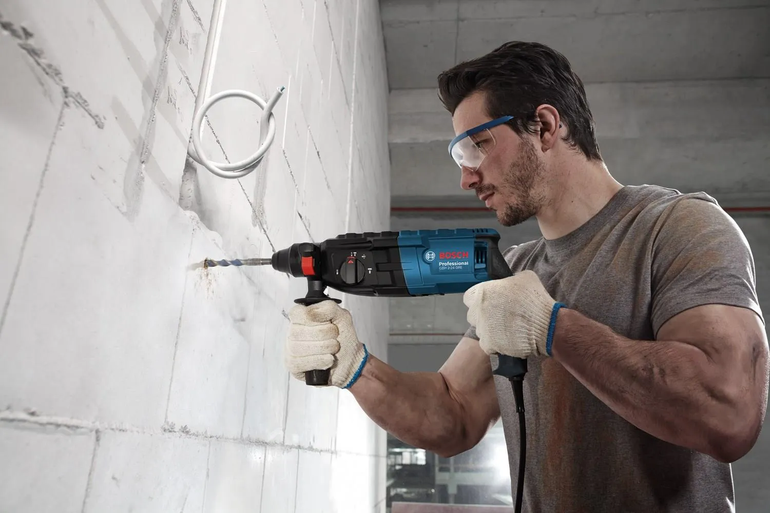 Перфоратор Bosch GBH 240 Professional 0611272100