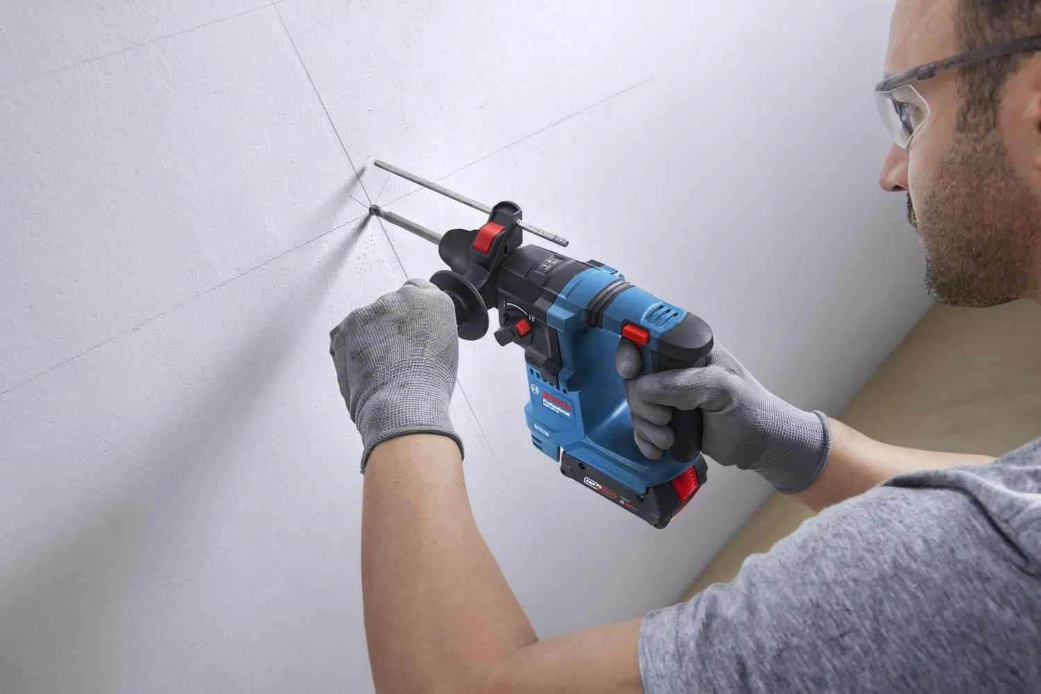 Аккумуляторный перфоратор Bosch GBH 18V-18 Professional 0611927000