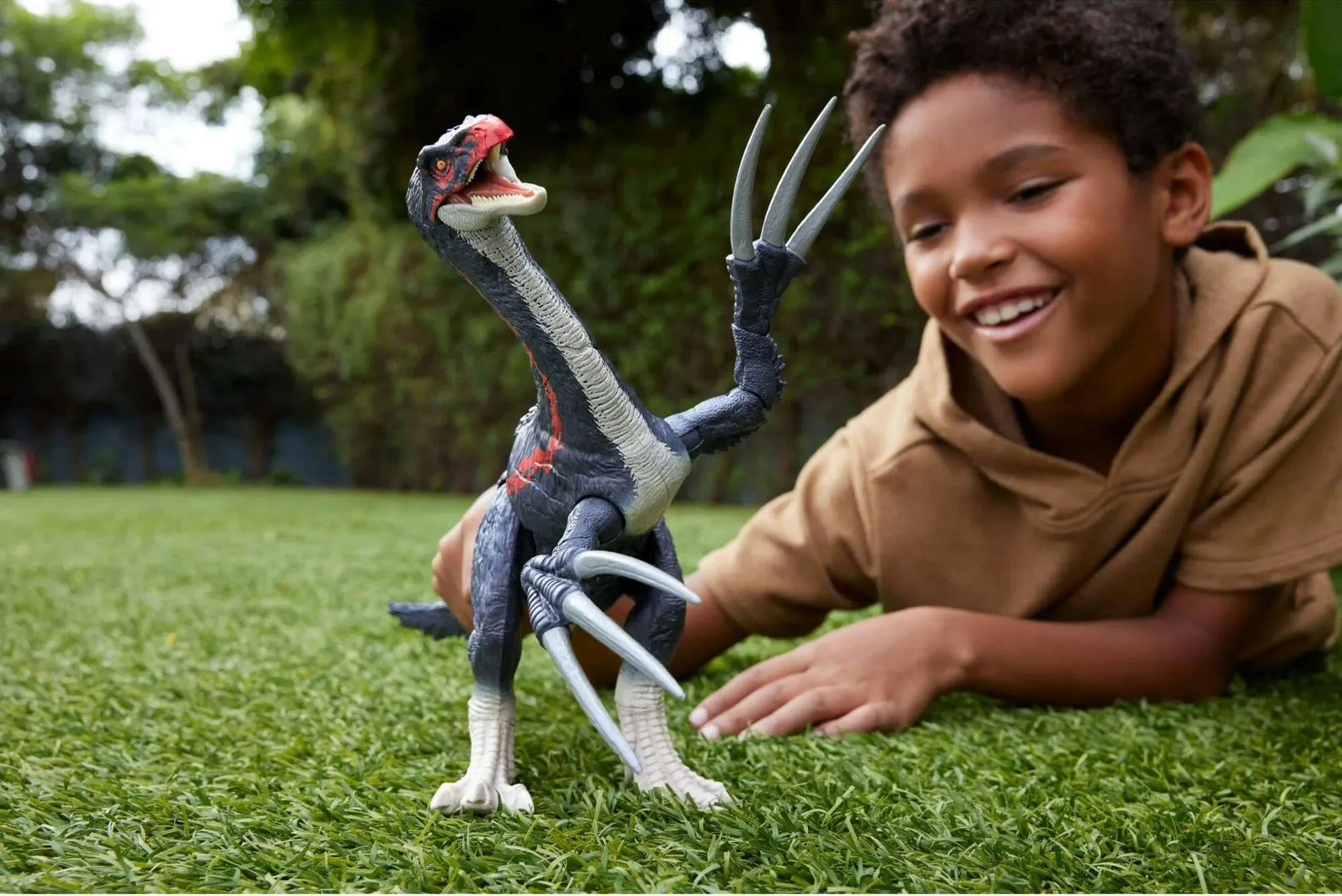 Mattel Jurassic World - рычащий динозавр Теризинозавр JCG16