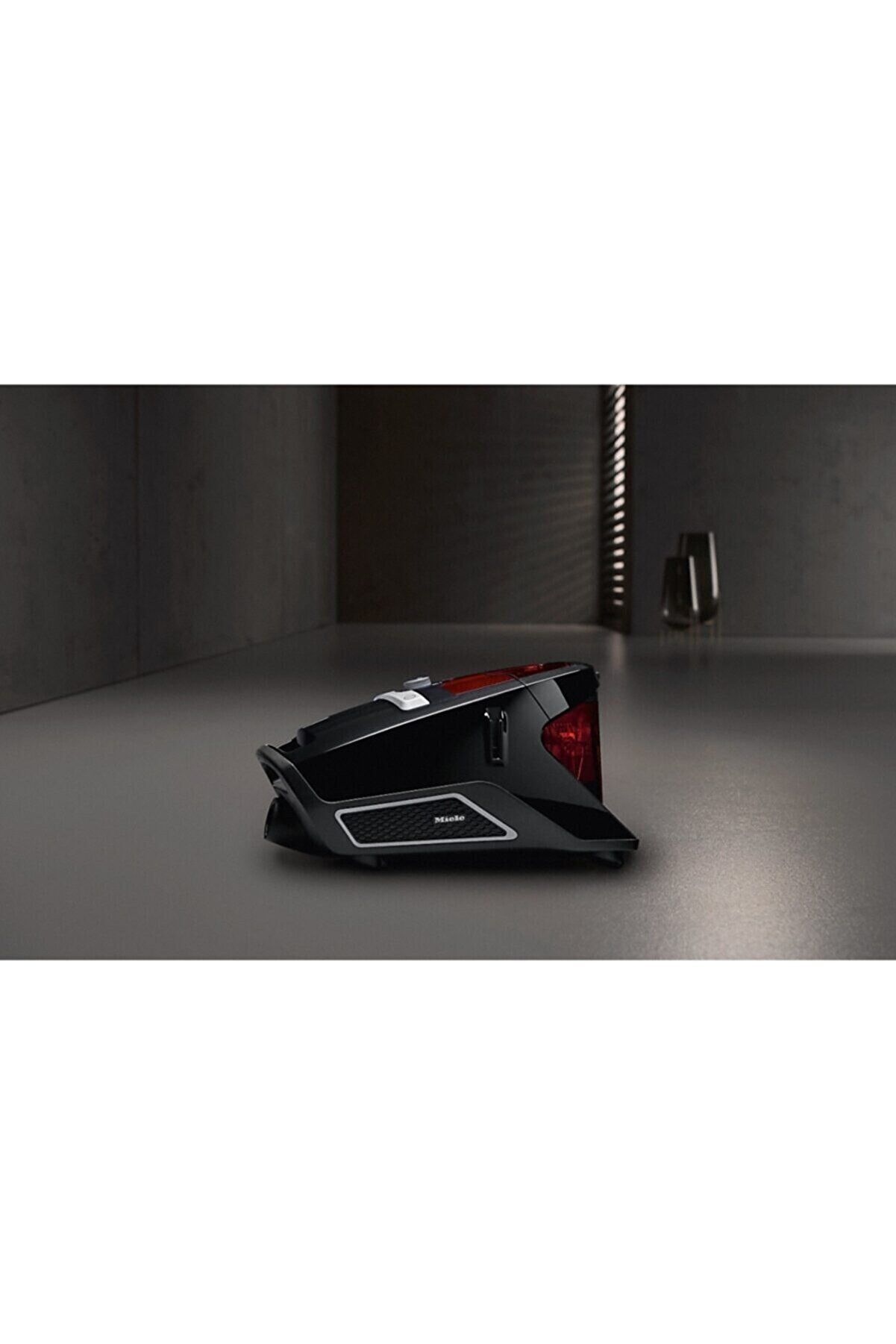 Пылесос Miele Blizzard CX1 Red Edition Parquet PowerLine SKRF3