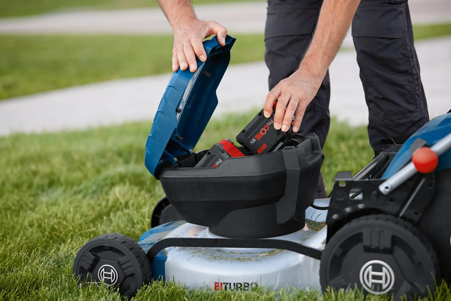 Газонокосилка аккумуляторная Bosch GRA 18V2-46 Professional 06008C8000