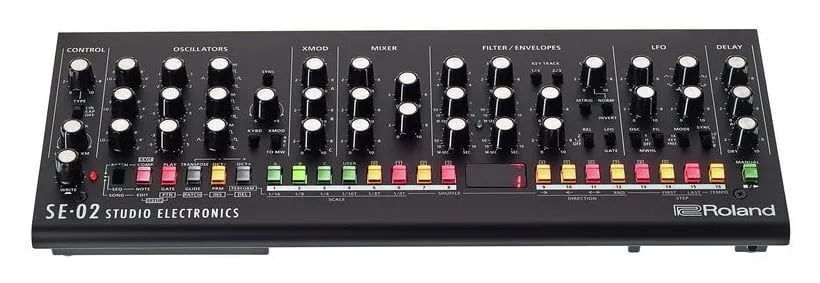Аналоговый синтезатор Roland SE-02