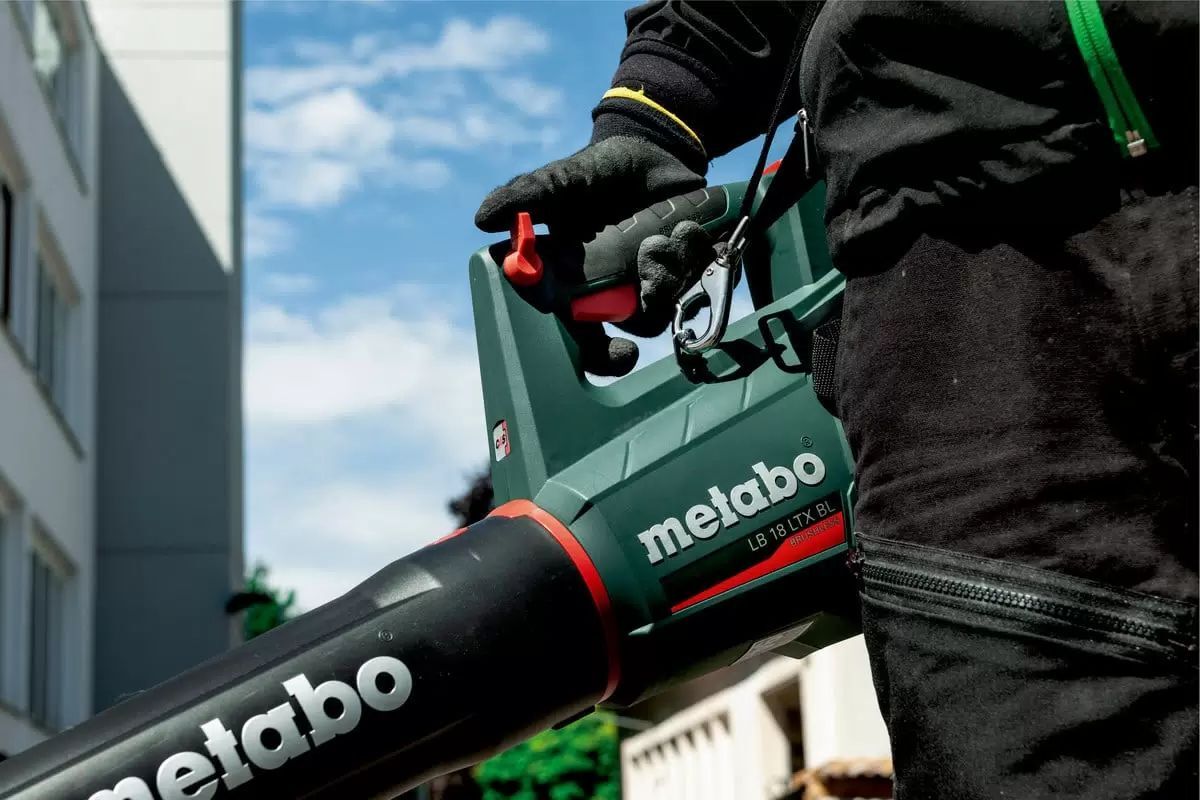 Воздуходувка аккумуляторная Metabo LB 18 LTX BL 601607650 в коробке с 2 аккумуляторами Li-Power 18 V 5.2 Ah и ЗУ