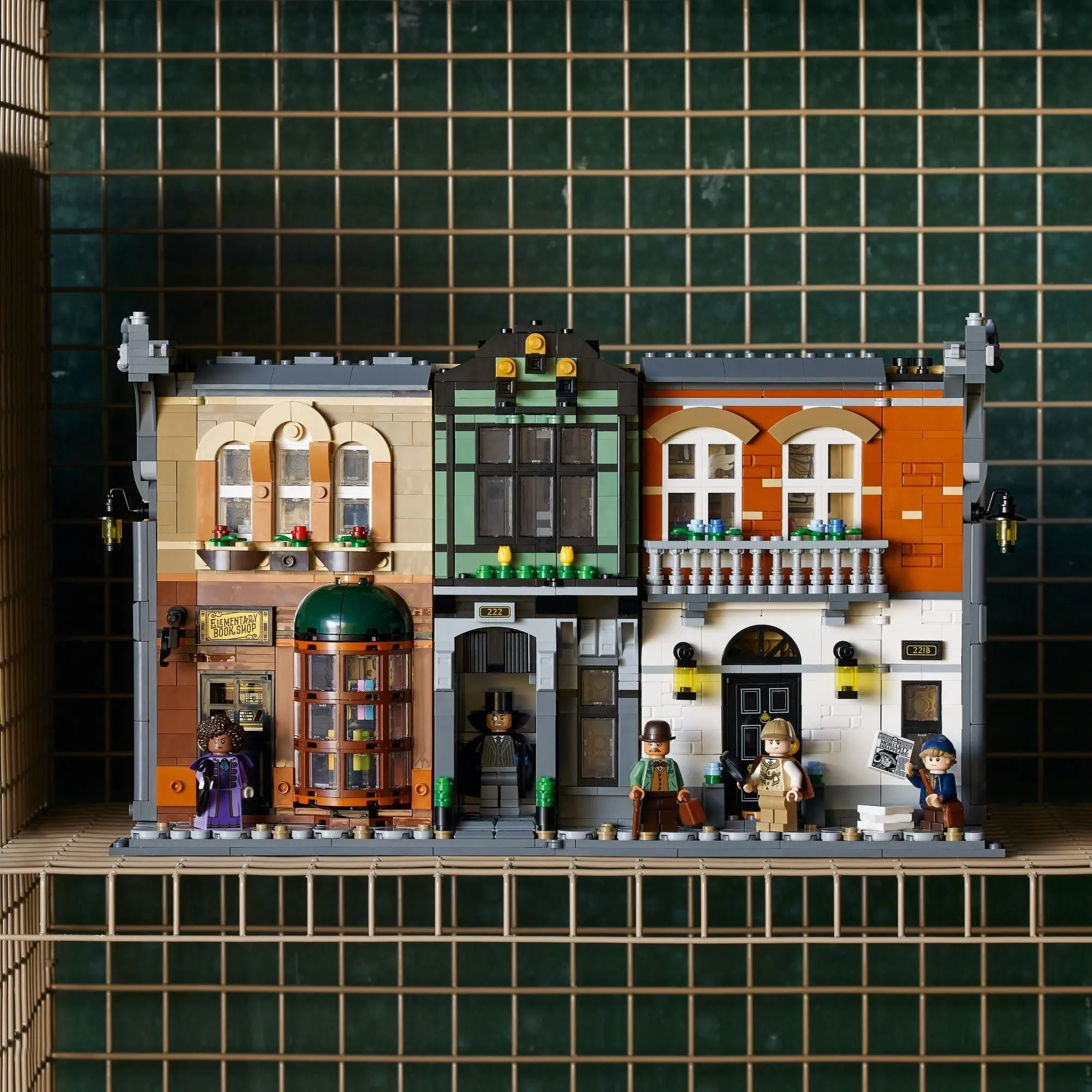 Конструктор LEGO Icons 10351 Шерлок Холмс: книжный уголок