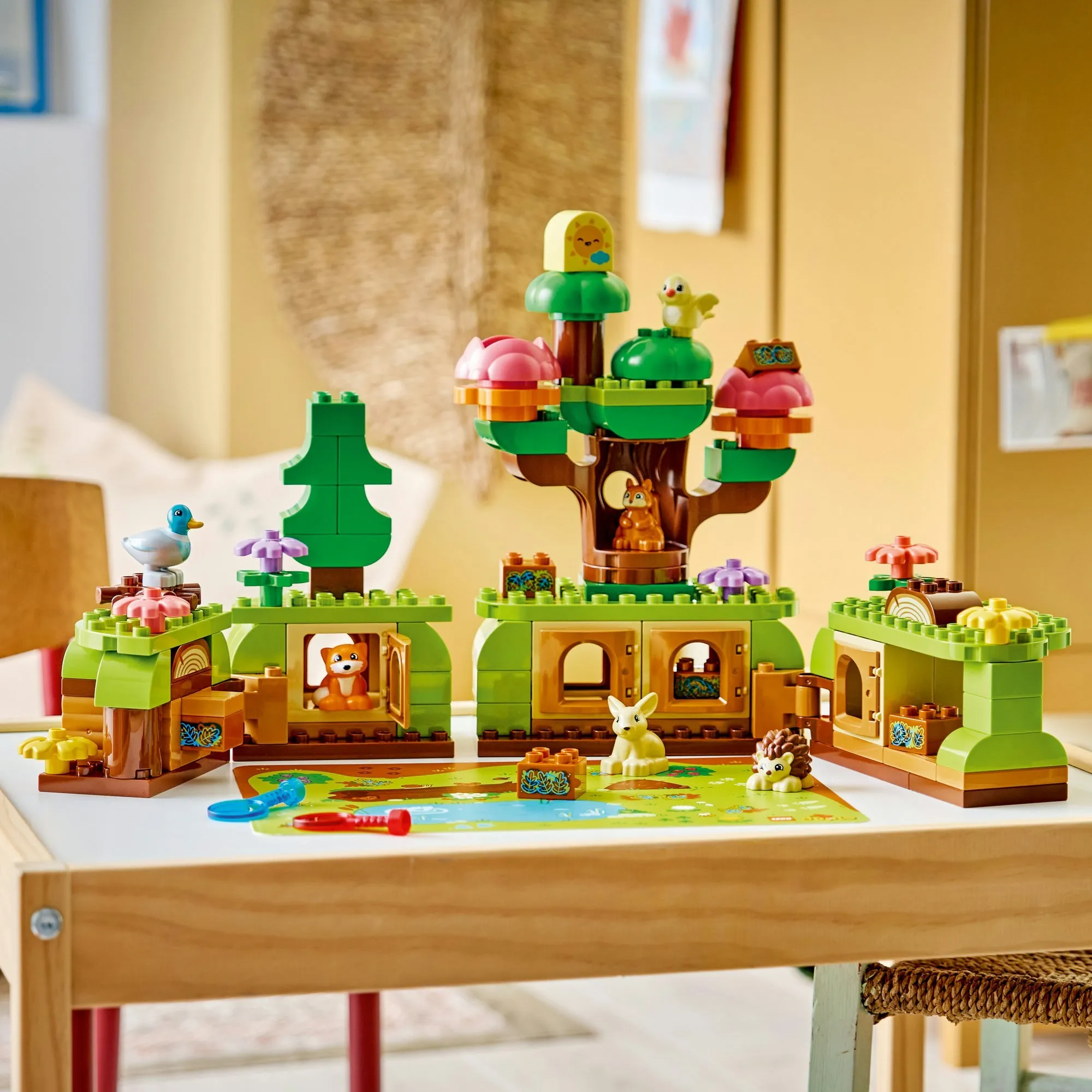 Конструктор LEGO DUPLO 10480 Лес исследователей с дикими животными