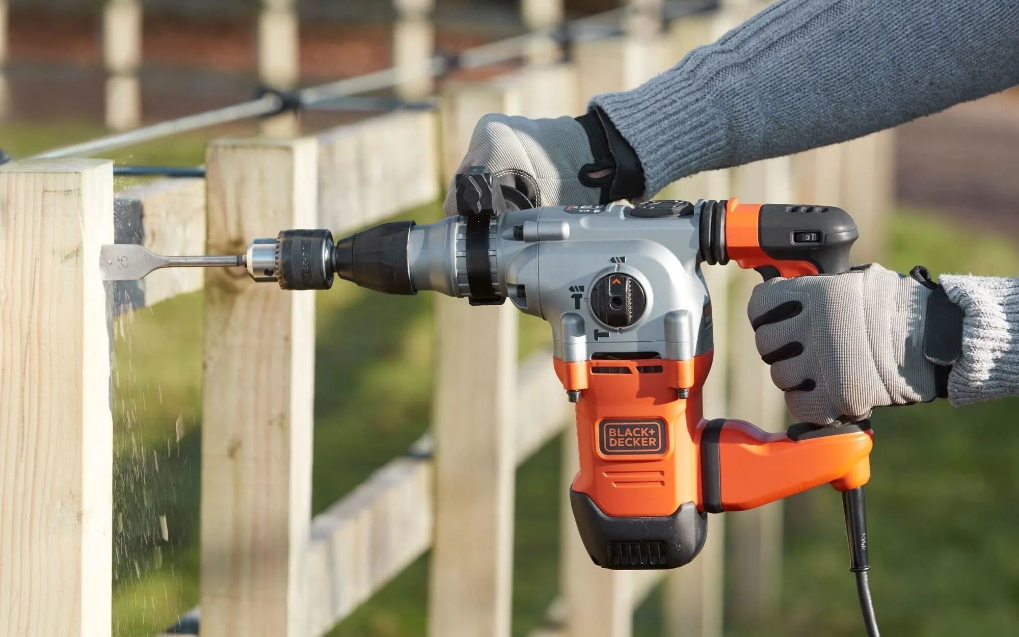 Перфоратор сетевой SDS+ Black&Decker BEHS03K-QS