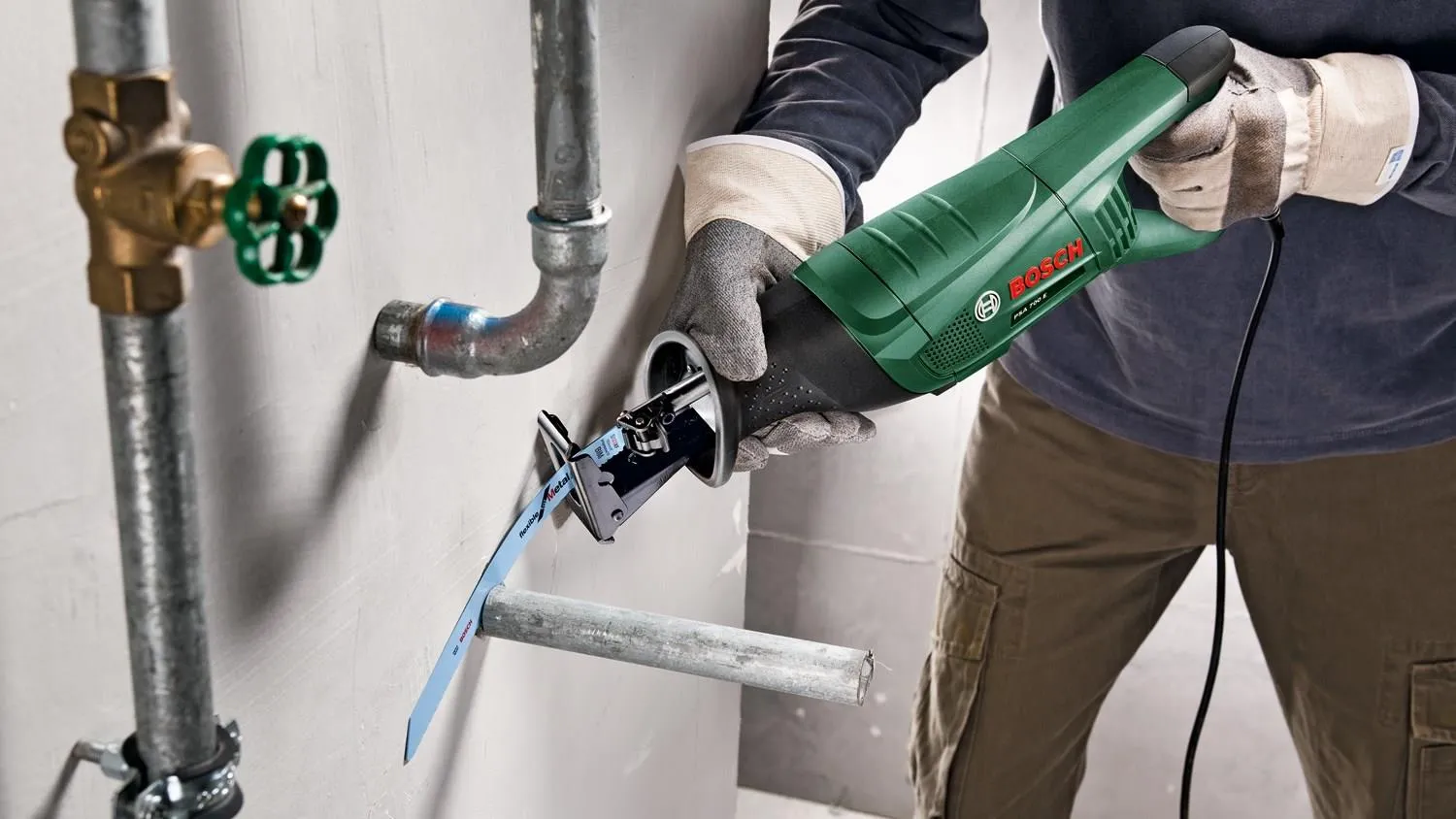 Электрическая пила Bosch PSA 700 E 06033A7020