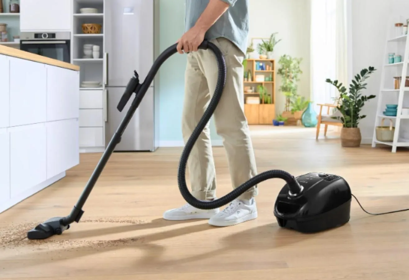 Пылесос BOSCH BGB 38BA3T