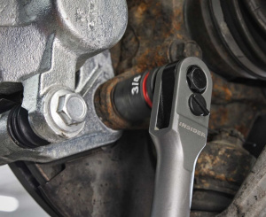 Трещотка проникающая Milwaukee M12 FPTR 0 без аккумулятора и ЗУ 4933480756