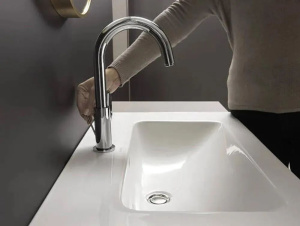 Смеситель для раковины однорычажный Hansgrohe Vernis Blend 71554000, хром