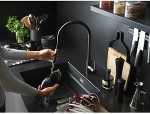 Кухонный кран Franke Eos Neo pull-out spray 115.0613.671, черная нержавеющая сталь