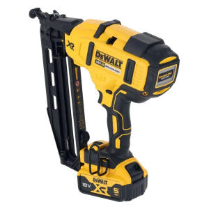 Аккумуляторный гвоздезабиватель DeWALT DCN660P2
