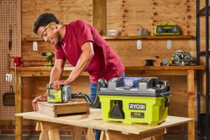 Аккумуляторный строительный пылесос для сухой и влажной уборки RYOBI RV1811-0 без АКБ и ЗУ