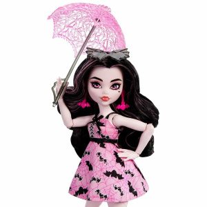 Кукла Mattel Monster High Дракулаура укус в парке HNF90