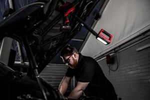 Аккумуляторный фонарь Milwaukee M12 UCL-0 12 В, без АКБ и ЗУ