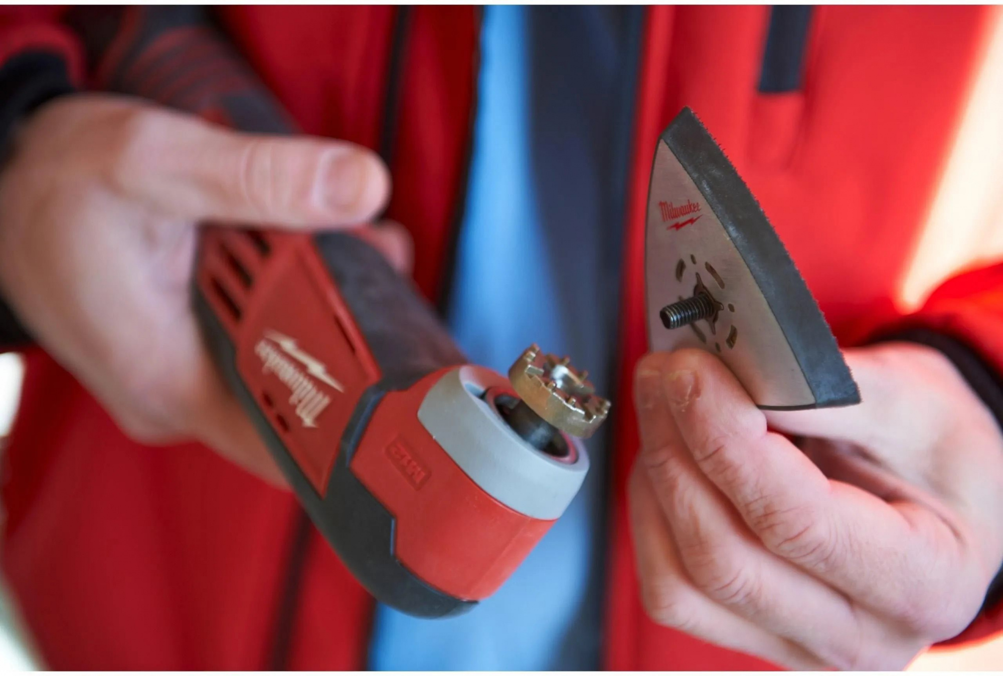 Реноватор Milwaukee M12 C12MT-402B 24,0 Ah и ЗУ 4933441705