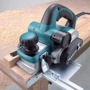 Проводной рубанок Makita KP0810