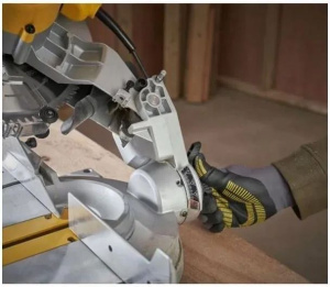 Торцовочная пила Stanley (SM1650QS)