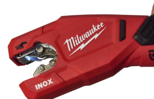 Труборез Milwaukee M12 PCSS202C 2x2,0 Ah и ЗУ 4933479242