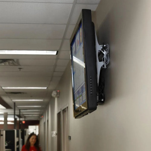 Наклонное настенное крепление для монитора XL Ergotron TM Tilting Wall Mount XL (61-142-003) серебристый