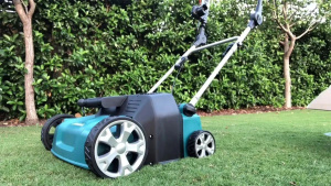 Проводной скарификатор Makita UV3600