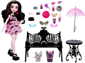 Кукла Mattel Monster High Дракулаура укус в парке HNF90