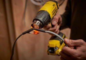 Аккумуляторный строительный фен Stanley SFMCE530B