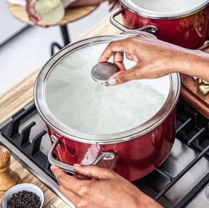 Кастрюля эмалированная KitchenAid Enamel 6 л 24 см красный