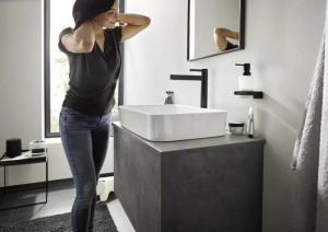 Смеситель для умывальника Hansgrohe Finoris 76070670, черный матовый
