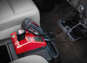 Автомобильное ЗУ Milwaukee M12/18 AC 4932459205