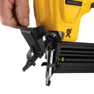 Аккумуляторный шпилькозабивной пистолет DeWALT DCN680NT, без АКБ и ЗУ, в кейсе