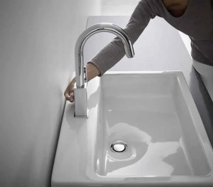 Смеситель для раковины Hansgrohe Vernis Shape 71564000, хром