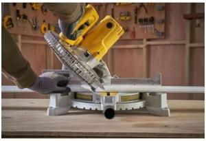 Торцовочная пила Stanley (SM1650QS)