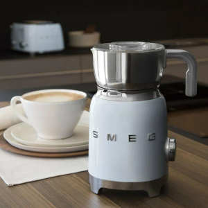 Вспениватель для молока Smeg MFF11PBEU голубой