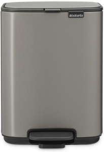 Мусорное ведро с педалью Brabantia Bo 237881, 4 л, платина
