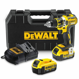 Аккумуляторная дрель-шуруповерт DeWALT DCD790M2, с АКБ и ЗУ