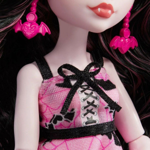 Кукла Mattel Monster High Дракулаура укус в парке HNF90